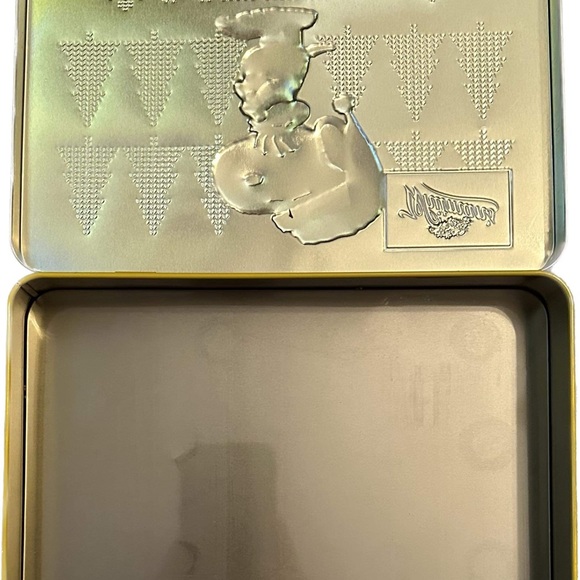 Set of three Whitman’s Sampler EMPTY Christmas tins with attached lids - Picture 3 of 3